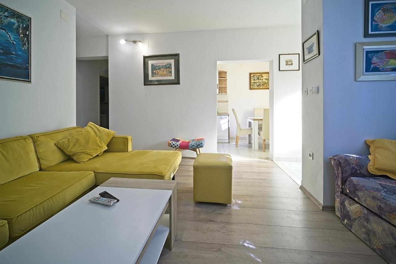 Apartment Renata พอสติรา ภายนอก รูปภาพ