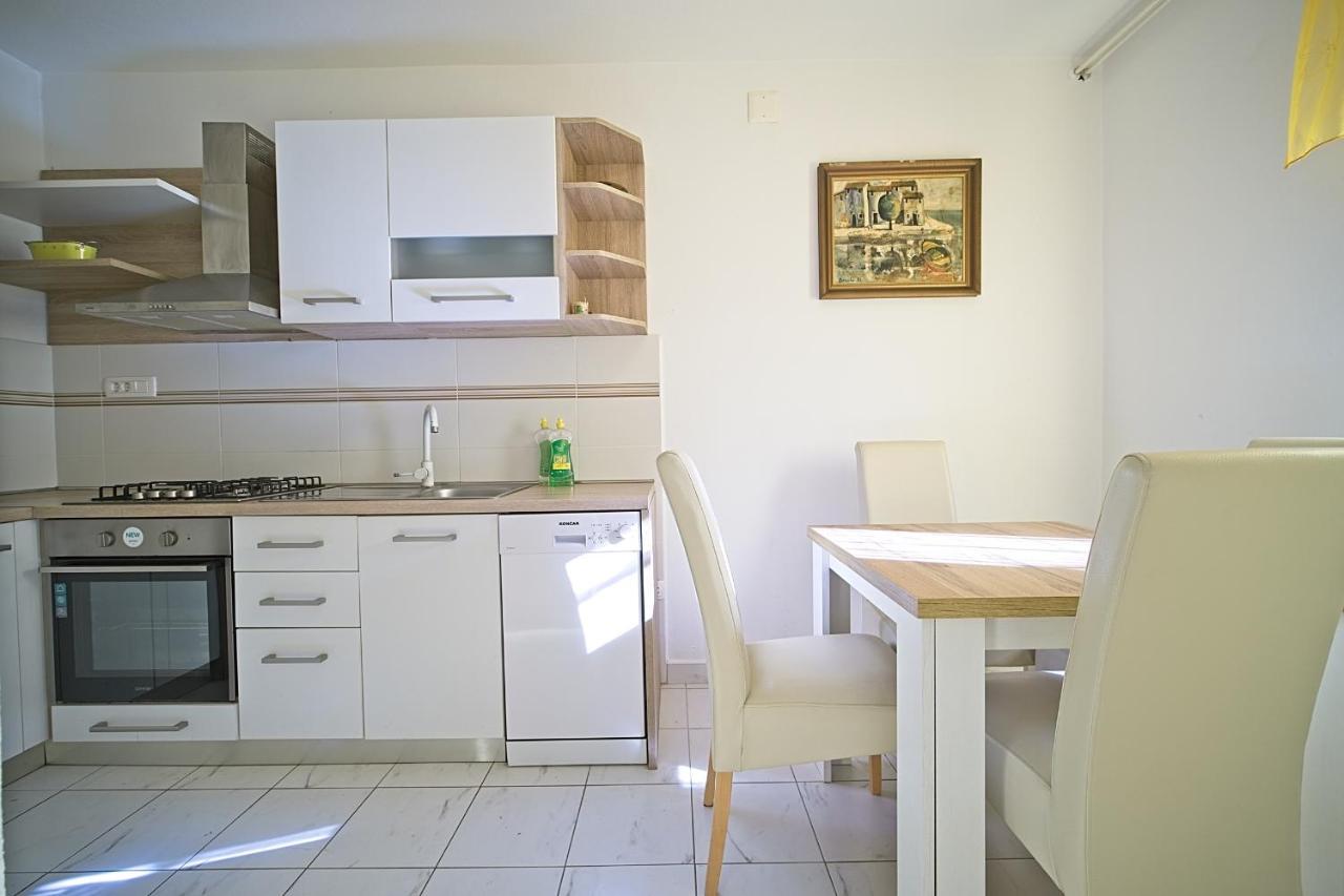 Apartment Renata พอสติรา ภายนอก รูปภาพ